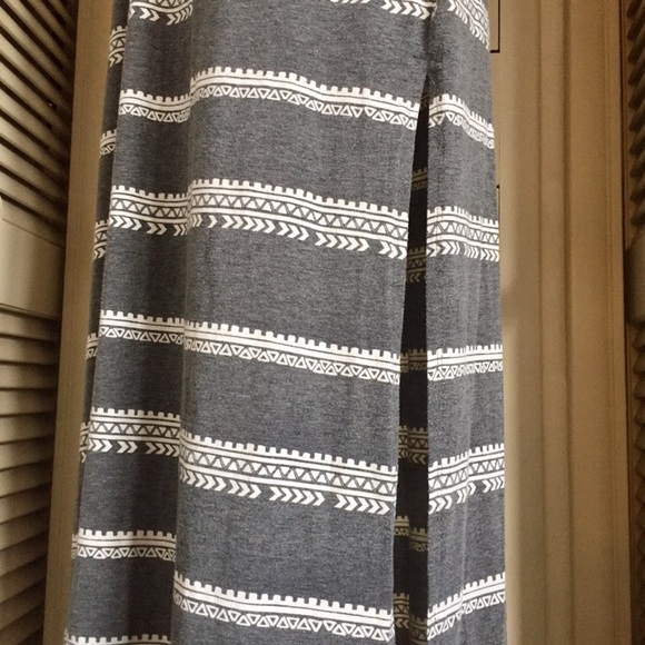 Grey and white Tribal print Razorback Maxi dress - Picture 4 of 5